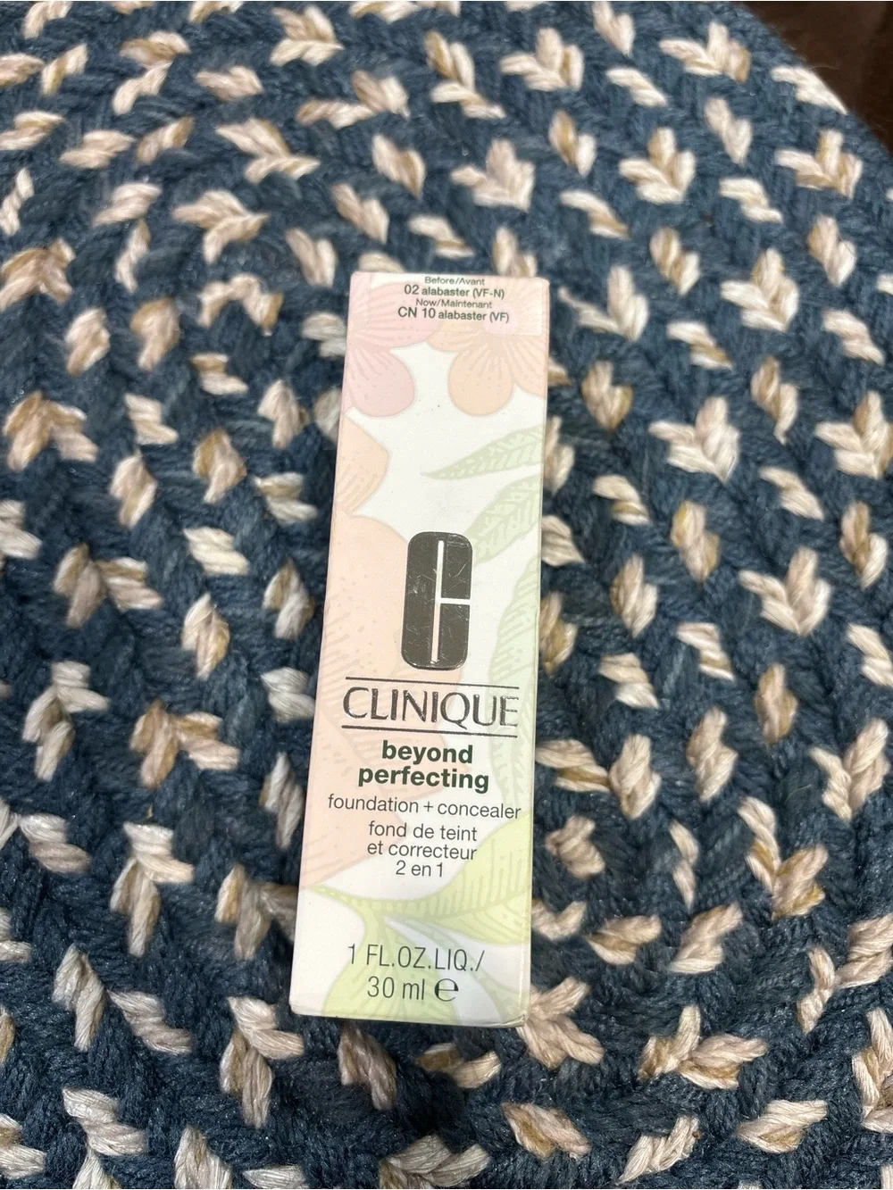 Clinique Beyond Perfecting Foundation + Concealer - Alabaster (CN 10)